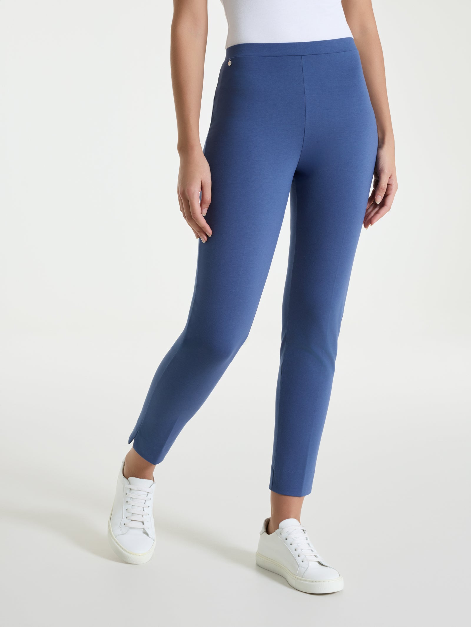 Pantalone capri con spacchetti in Compact Light