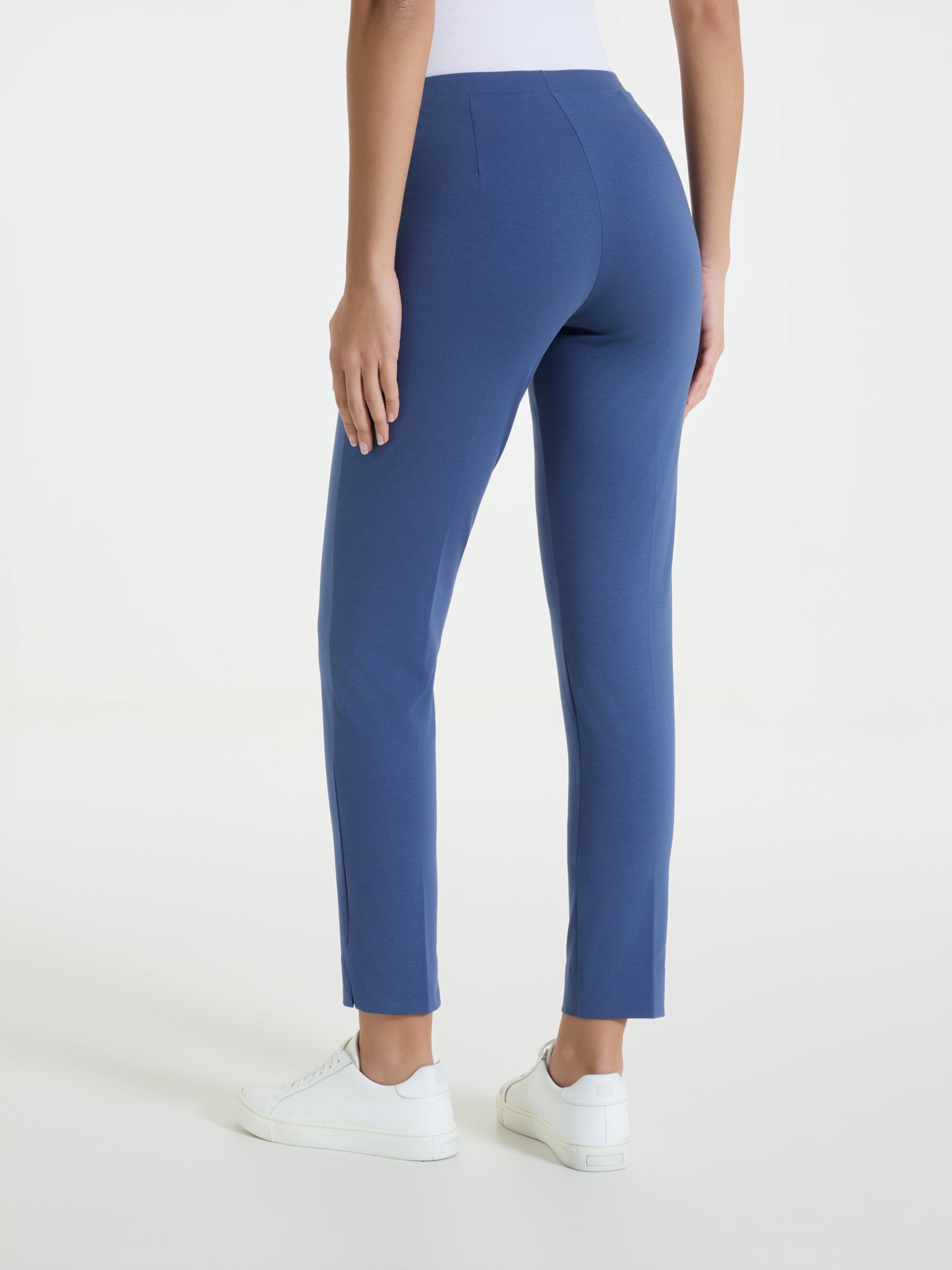 Pantalone capri con spacchetti in Compact Light