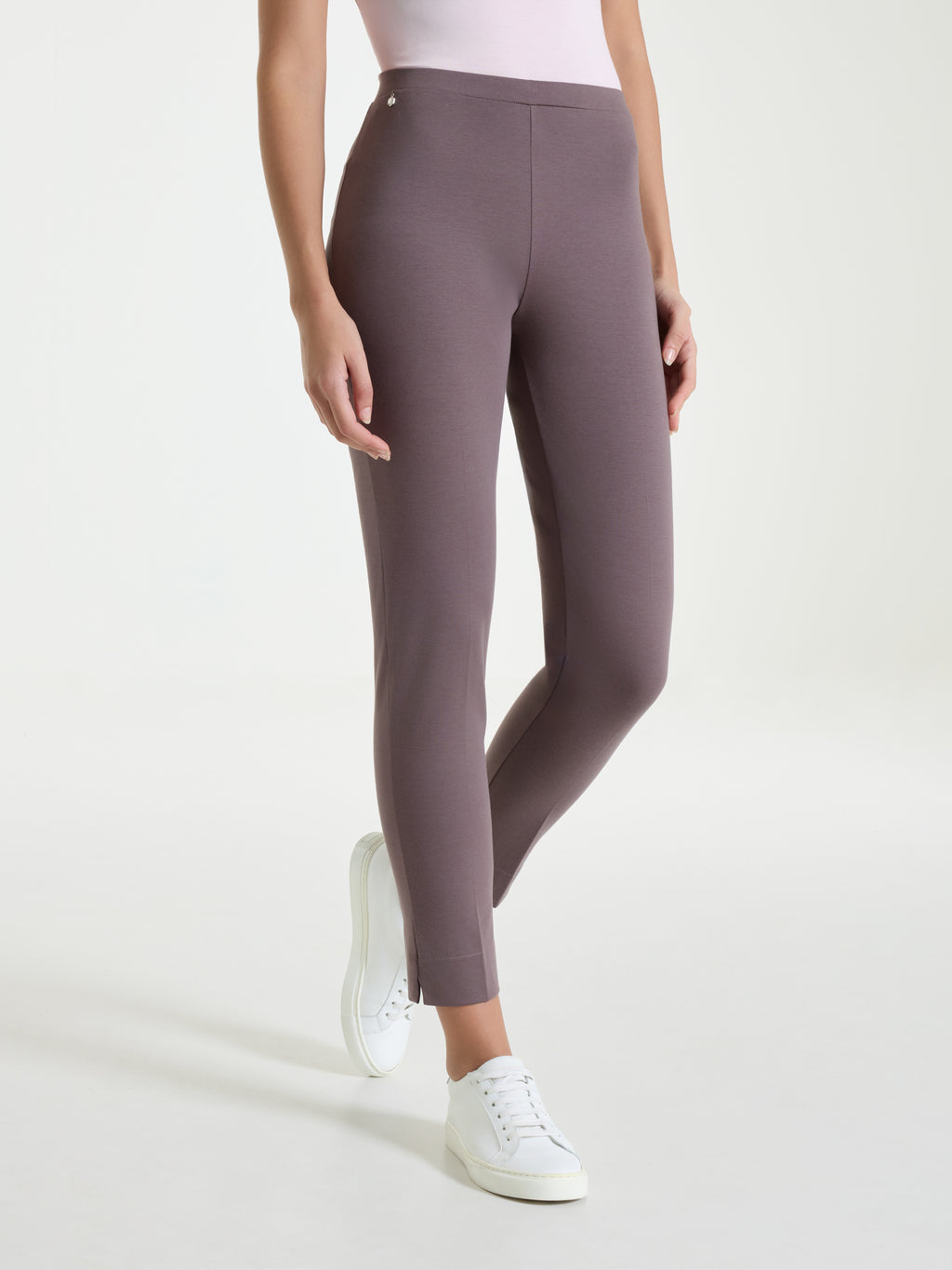 Pantalone capri con spacchetti in Compact Light