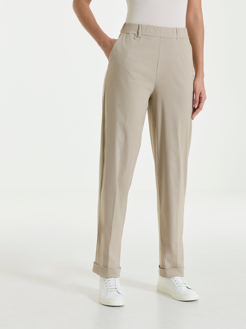 Pantalone a carota con tasche in Super Fresh