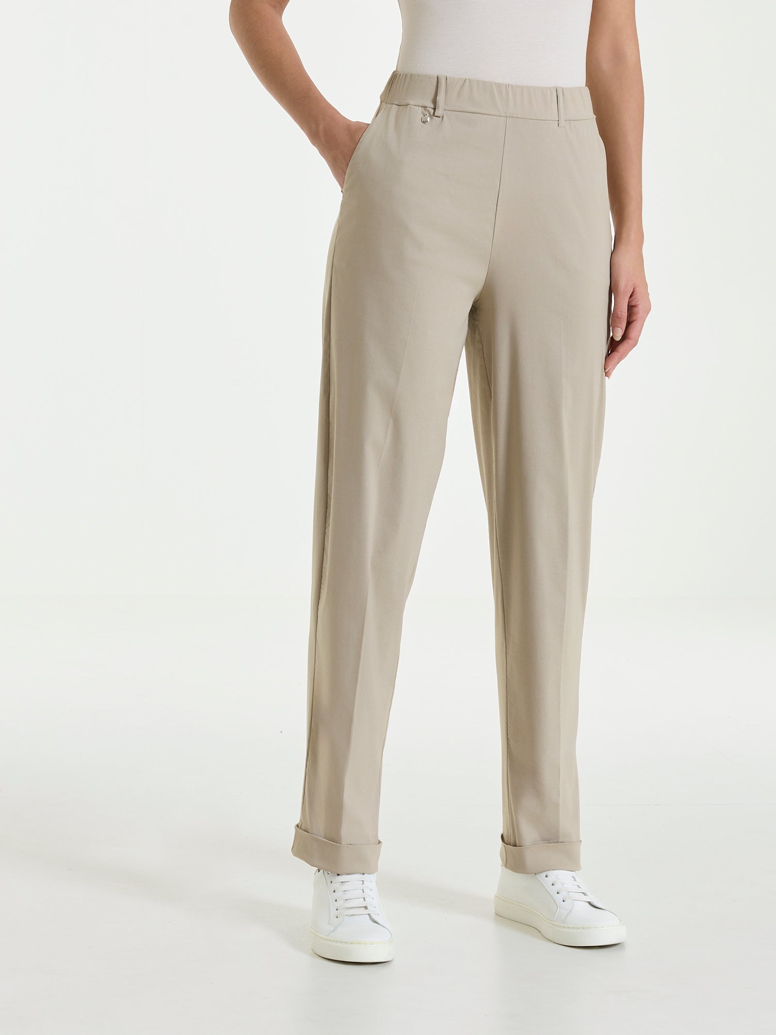 Pantalone a carota con tasche in Super Fresh