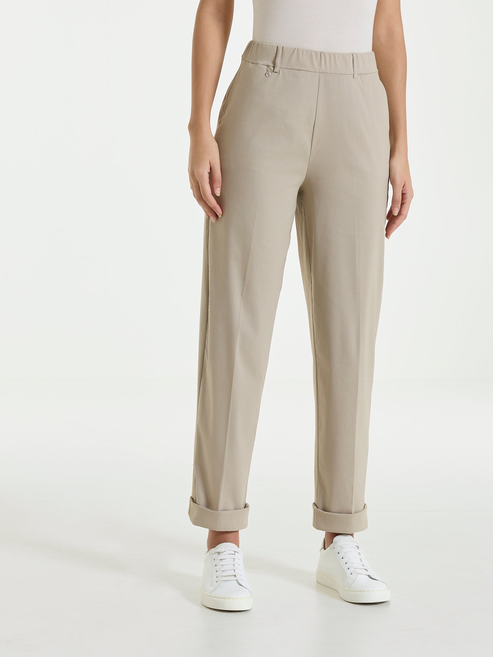 Pantalone a carota con tasche in Super Fresh