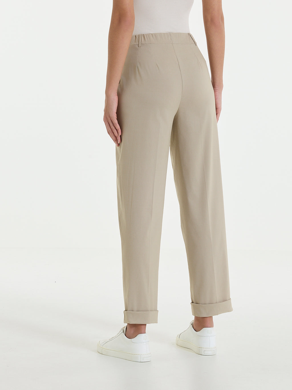 Pantalone a carota con tasche in Super Fresh