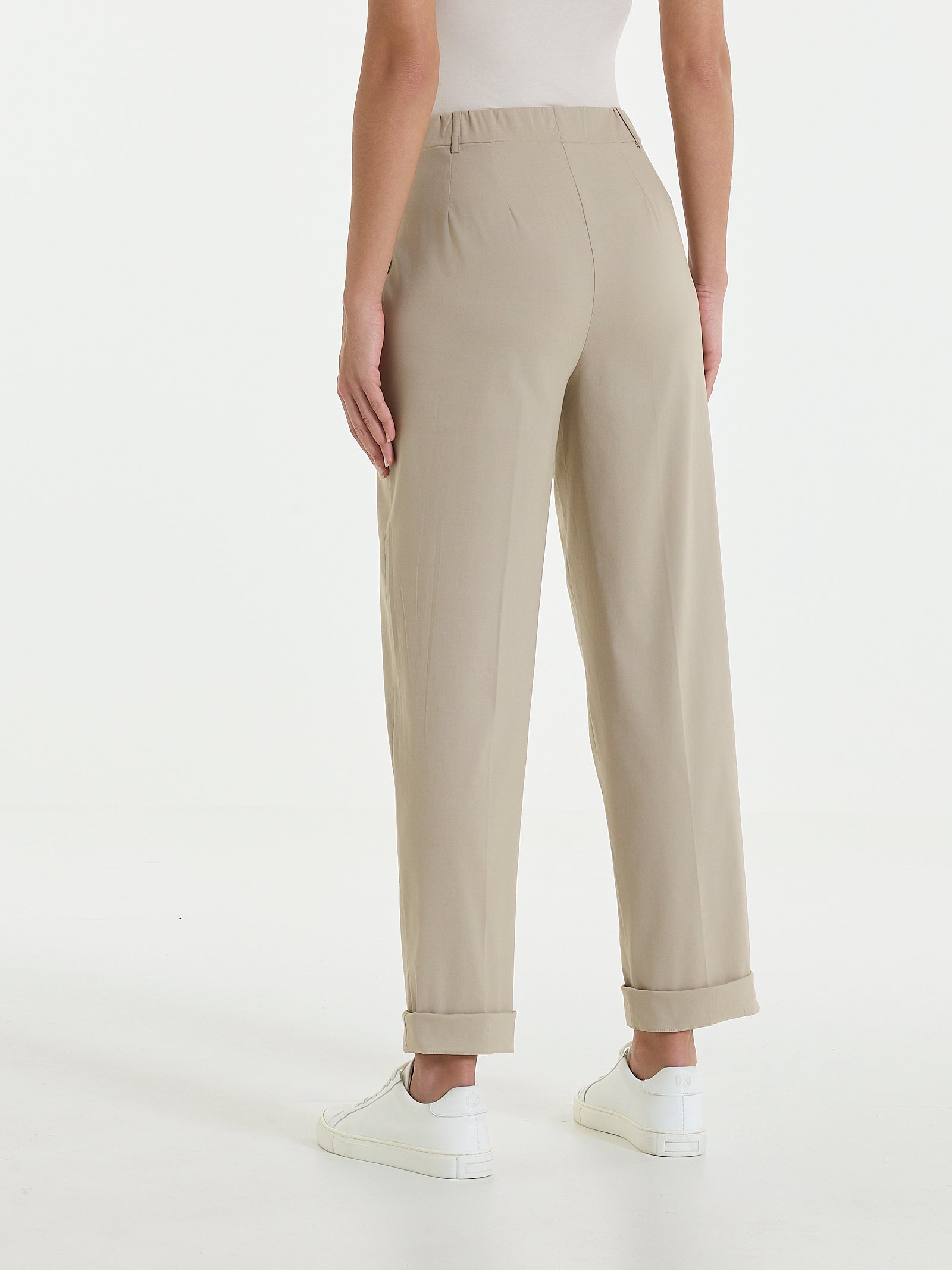 Pantalone a carota con tasche in Super Fresh