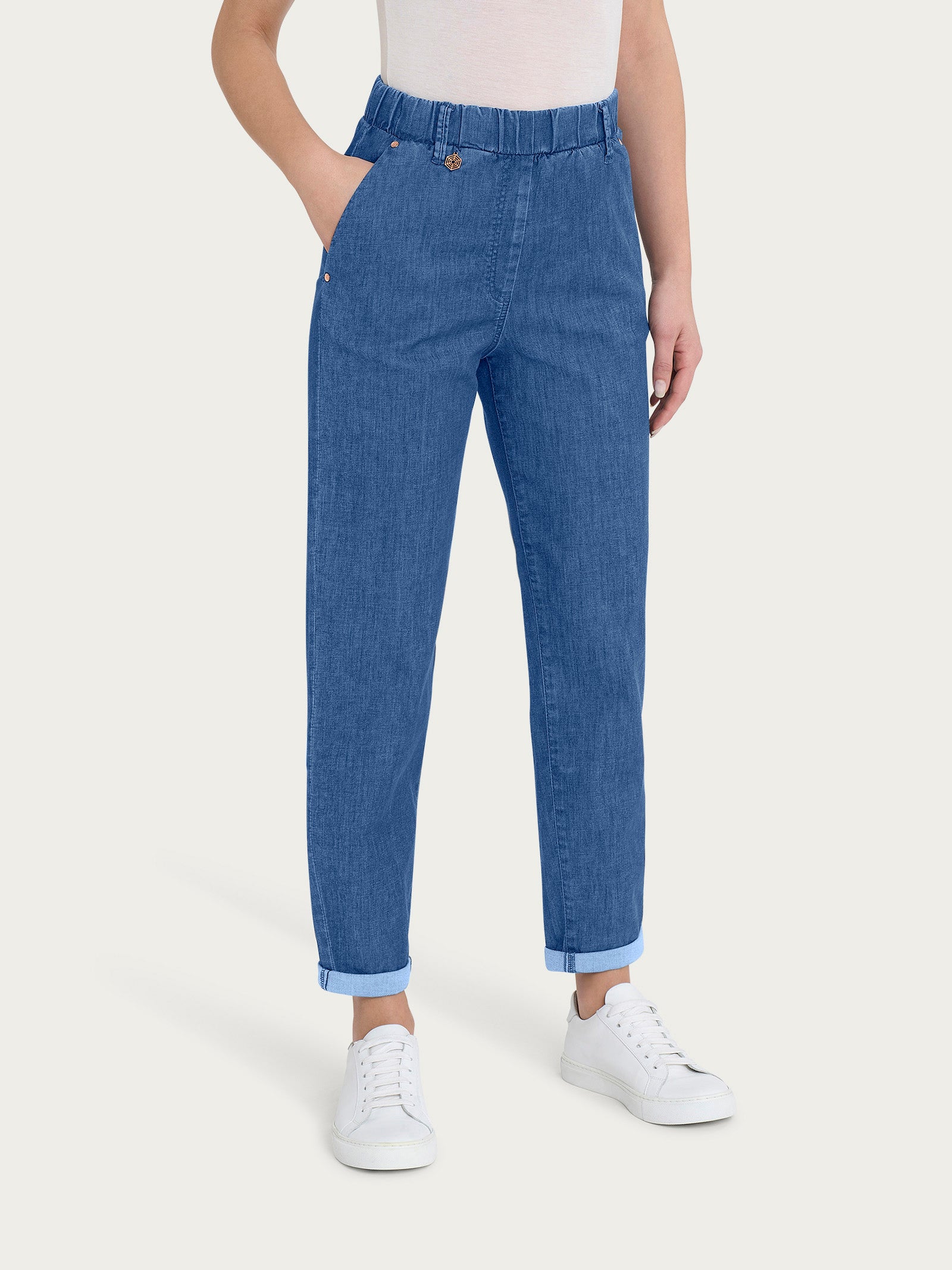 Jeans a carota con tasche in Light Denim
