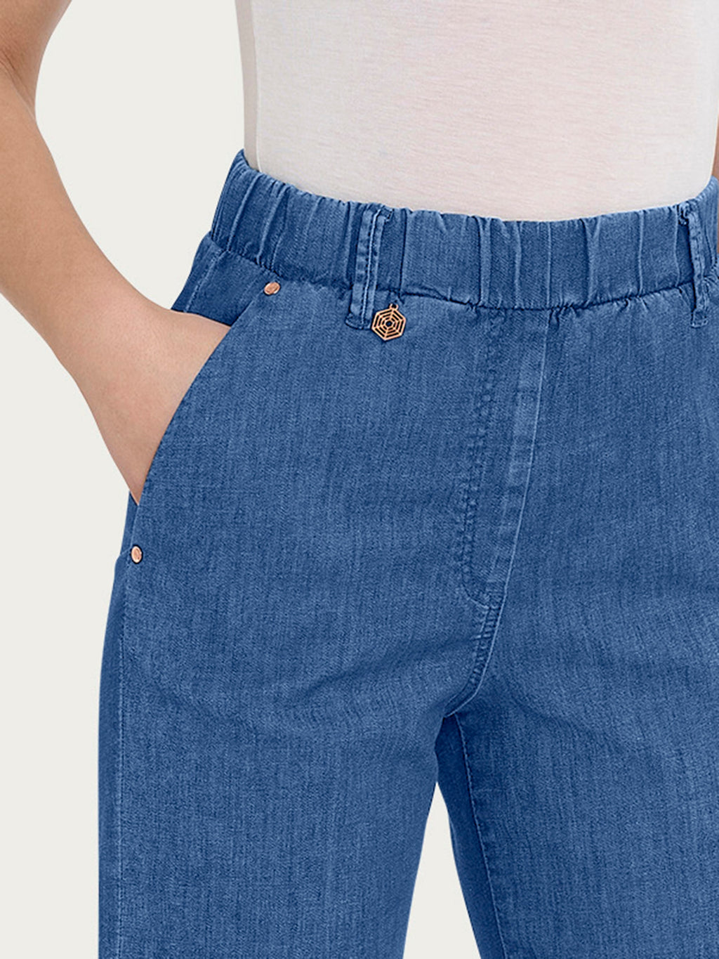 Jeans a carota con tasche in Light Denim