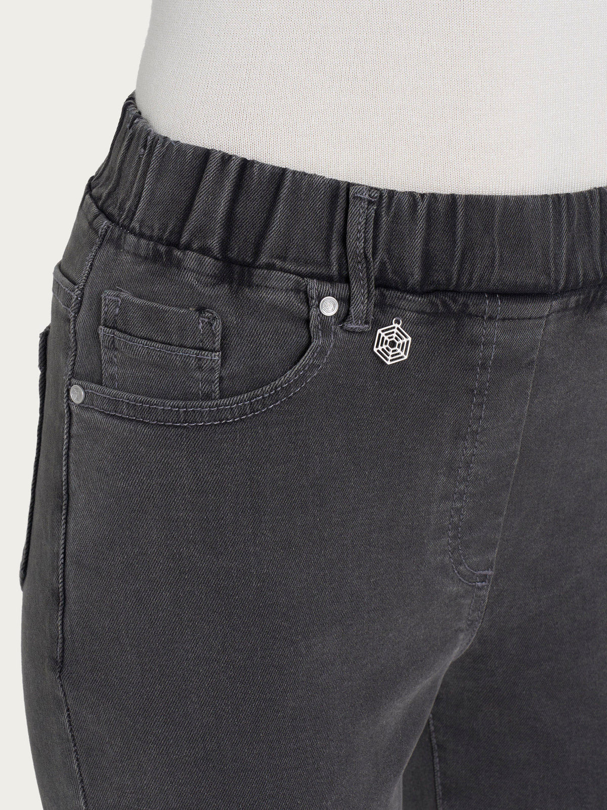 Jeans dritto con tasche in Super Denim
