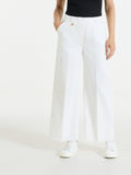 Jeans sfrangiato ampio alla caviglia in Light denim