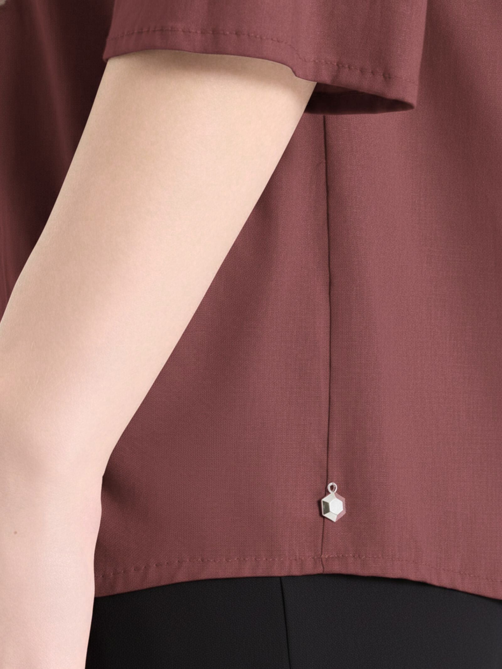 Blusa con scollo a V in Voile Stretch