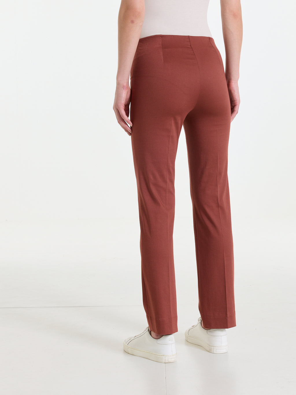 Pantalone capri dritto in Satin Power