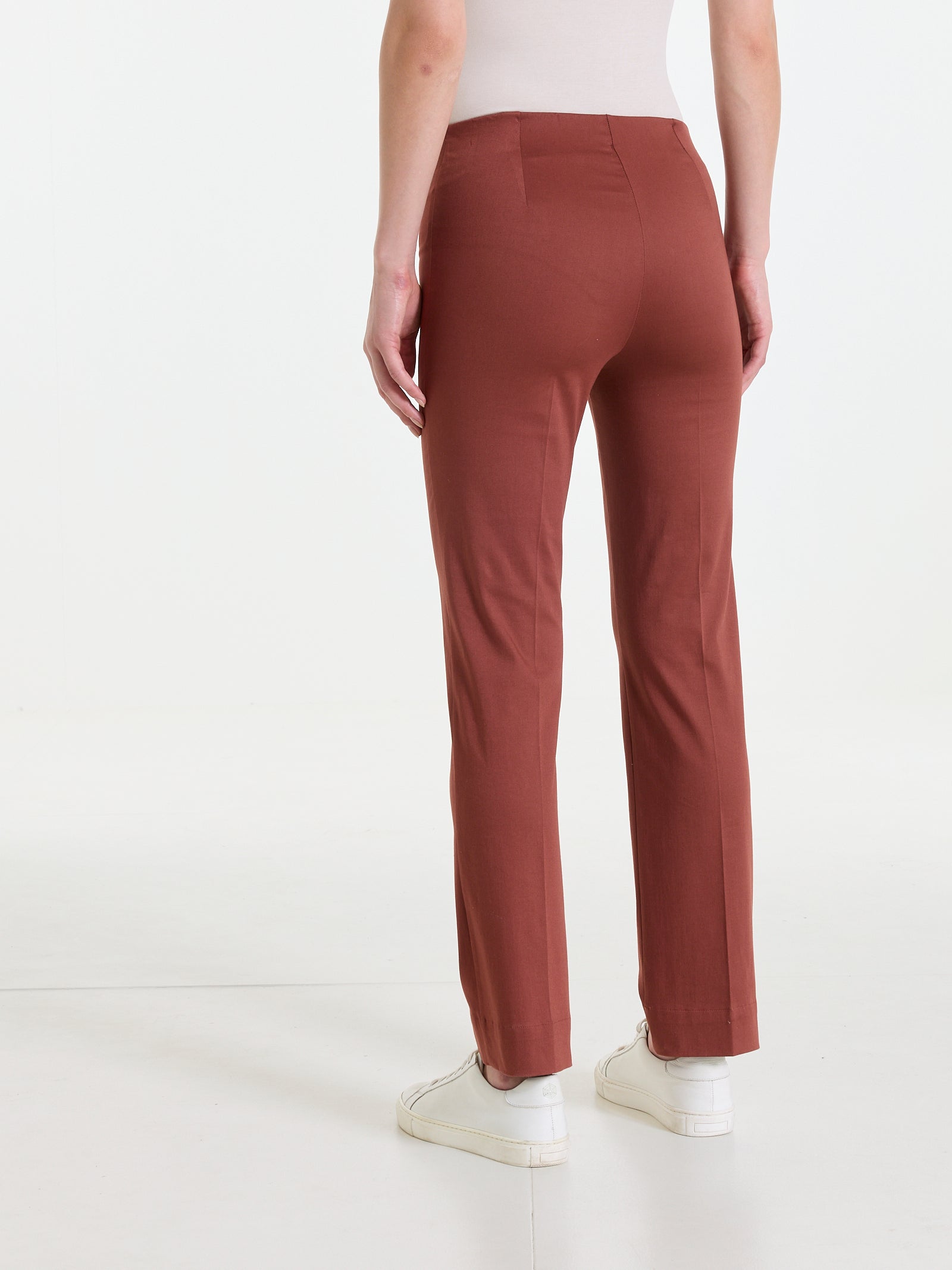 Pantalone capri dritto in Satin Power