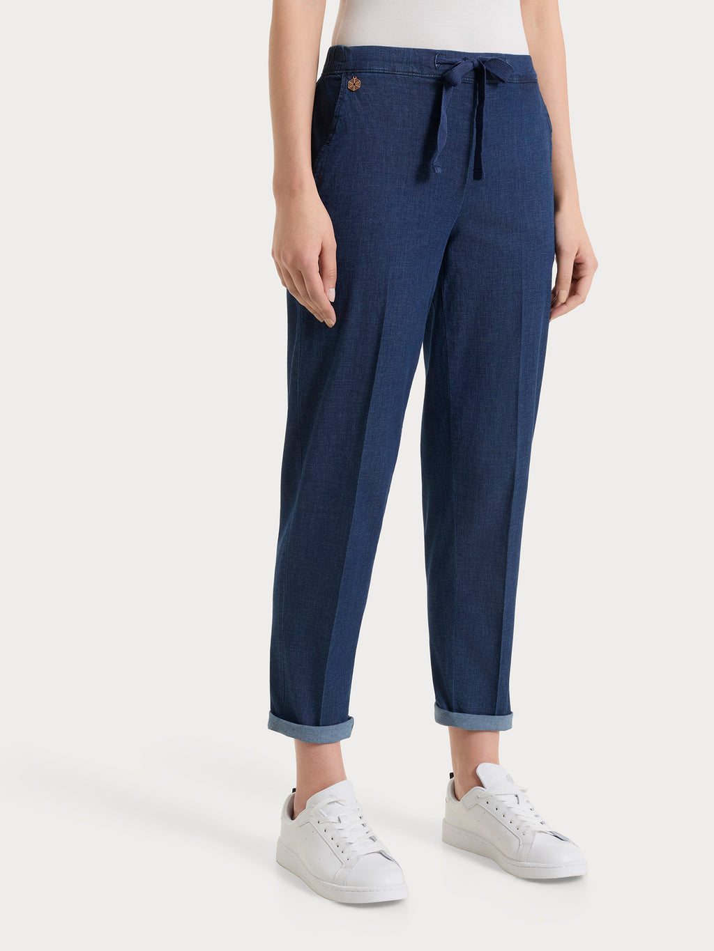 Jeans jogger con tasche in Super Light Denim