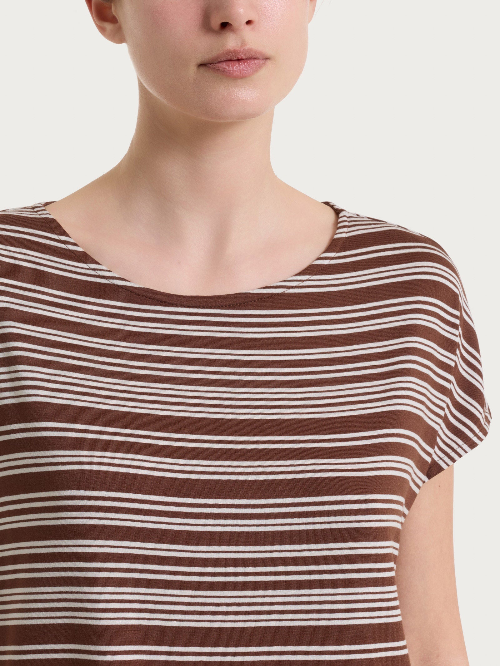 Maglietta girocollo a righe alternate in Viscosa Summer